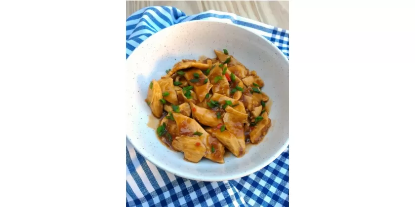 TIRAS DE FRANGO À ORIENTAL